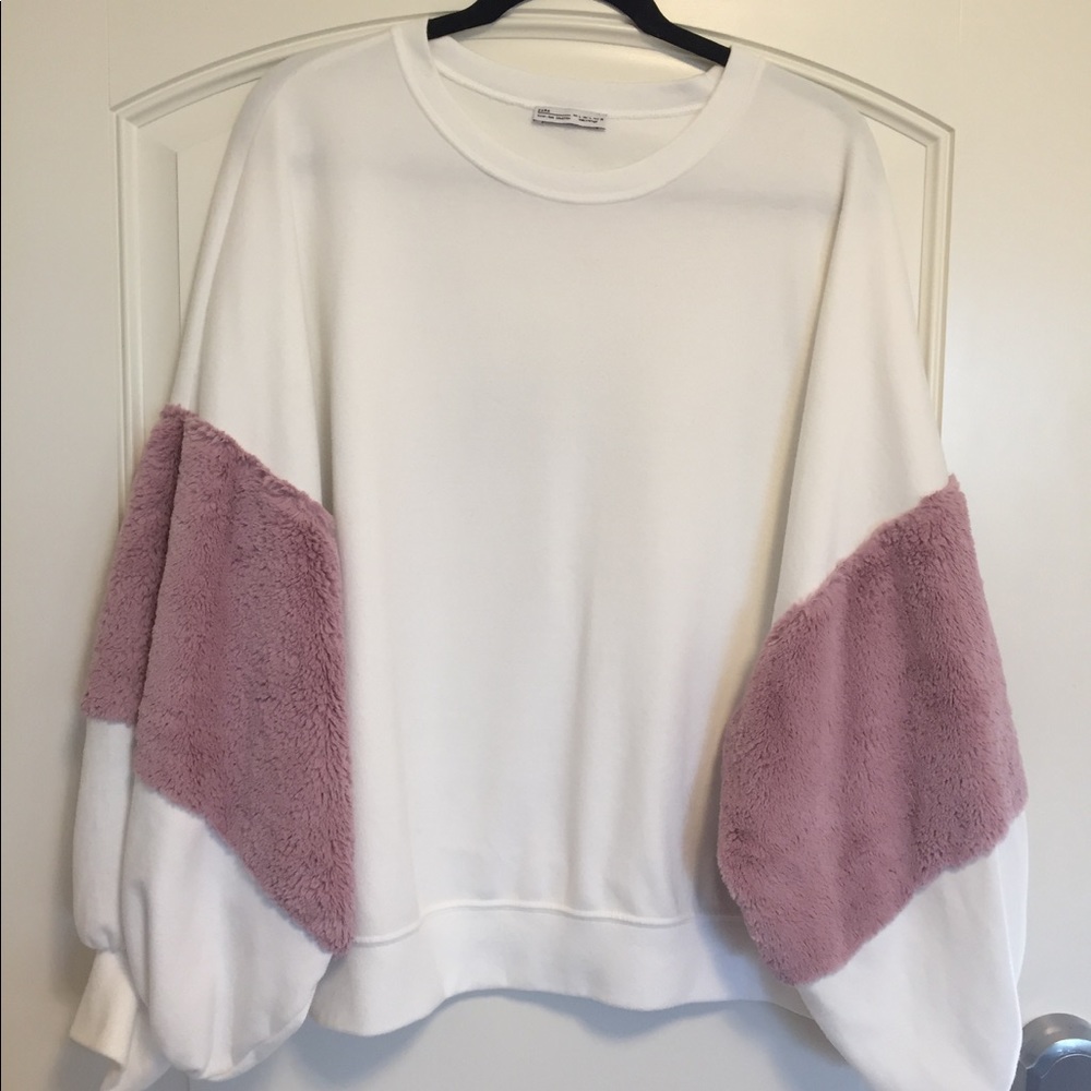 Oversized Zara sweatshirt pink fur